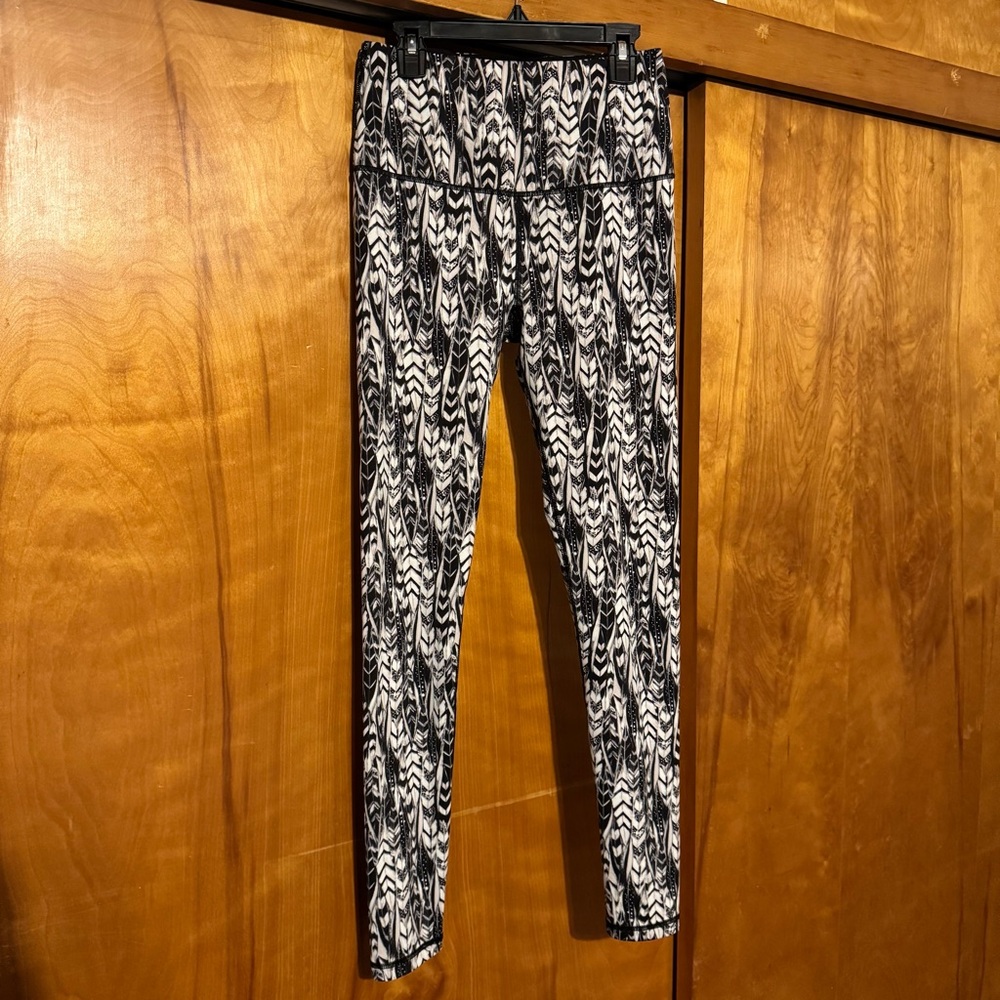 Victoria’s Secret Sport VSX Ultimate Tight Black White Feather